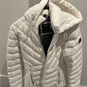 Abercrombie & Fitch Women's Cream Puffer Coat